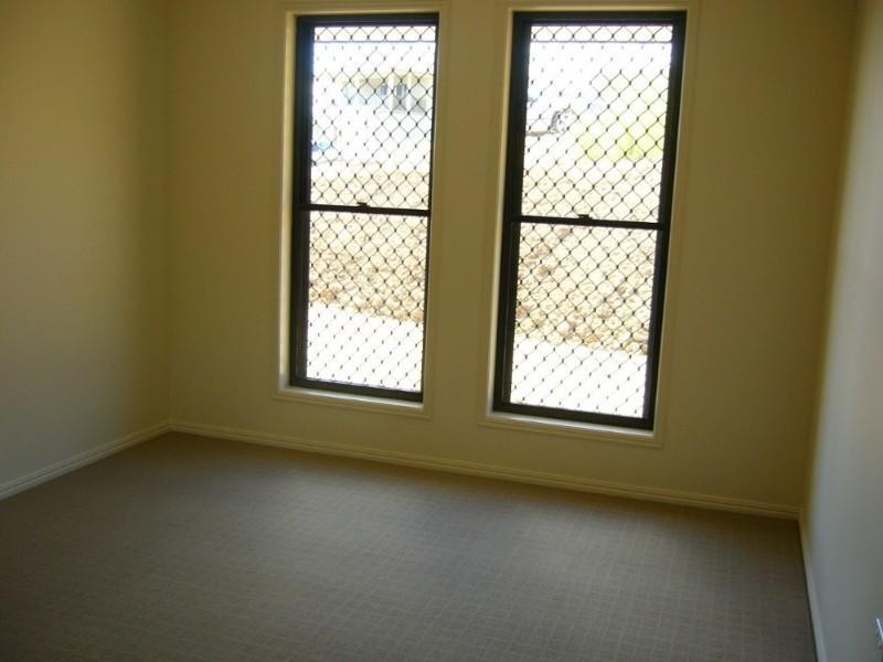 4 Foale Court, Kawana QLD 4701