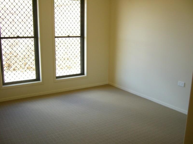 4 Foale Court, Kawana QLD 4701