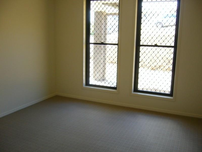 4 Foale Court, Kawana QLD 4701