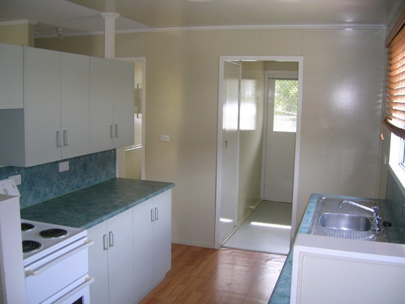 81 Stenlake Avenue, Kawana QLD 4701
