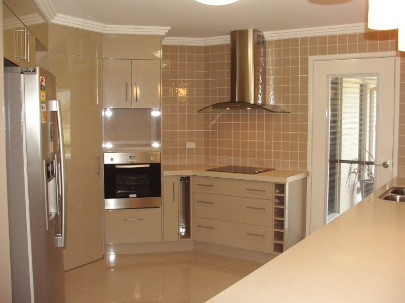 6 Sandys Place, Kawana QLD 4701