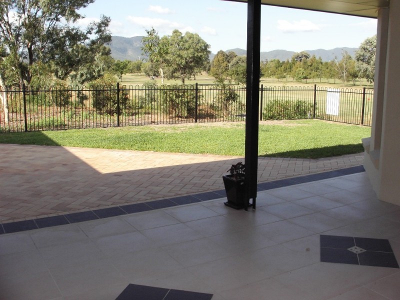 6 Sandys Place, Kawana QLD 4701