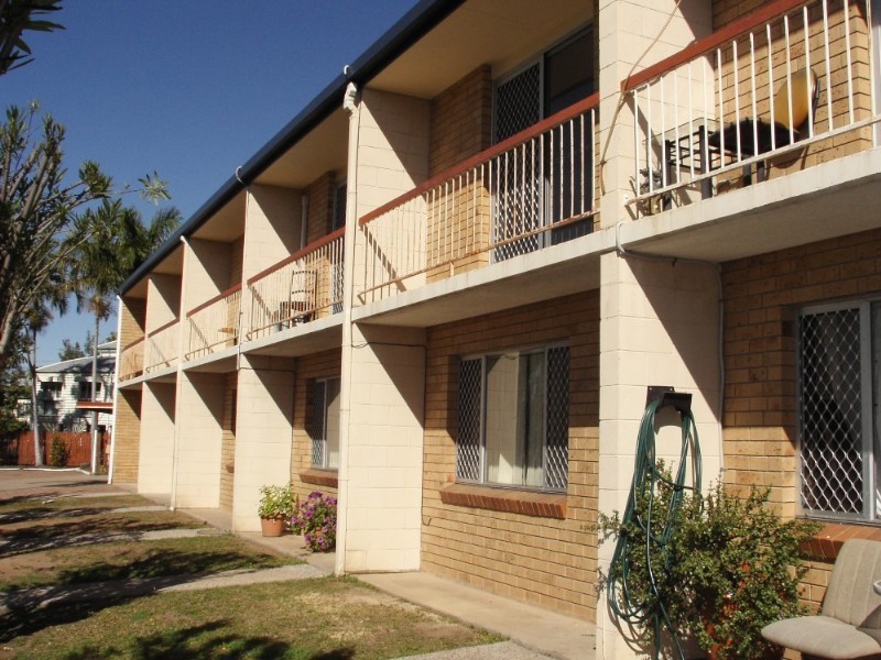 8/200 Canning Street, The Range QLD 4700