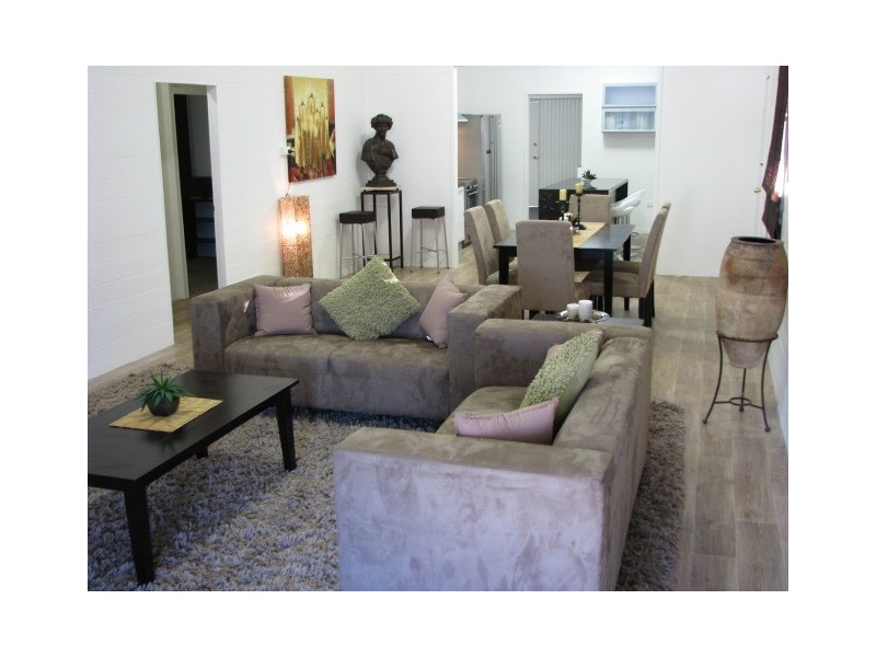 294 East Street, Depot Hill QLD 4700