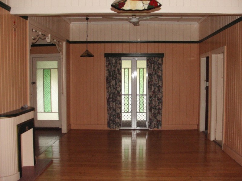 80 Edward Street, Berserker QLD 4701