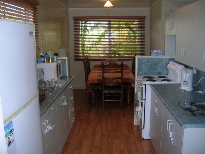 81 Stenlake Avenue, Kawana QLD 4701