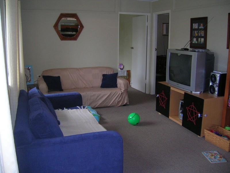 81 Stenlake Avenue, Kawana QLD 4701
