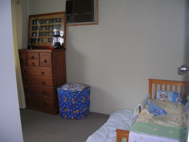 81 Stenlake Avenue, Kawana QLD 4701