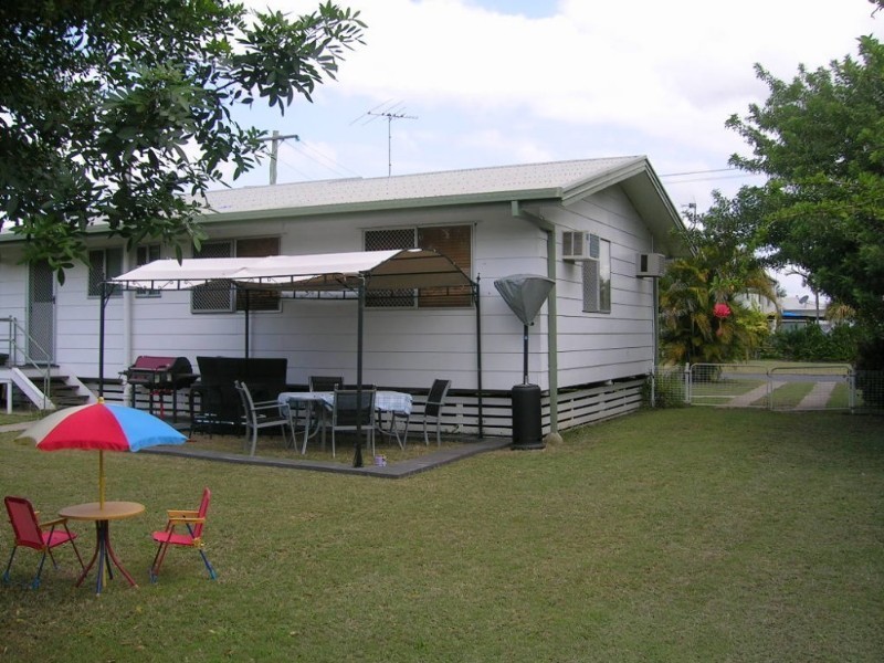 81 Stenlake Avenue, Kawana QLD 4701