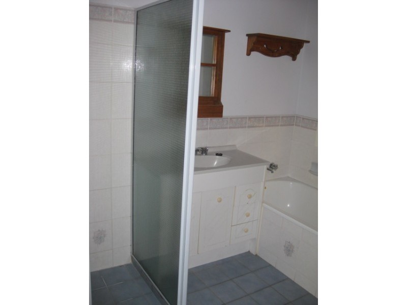 8 Kavanagh Crescent, Rockhampton QLD 4700