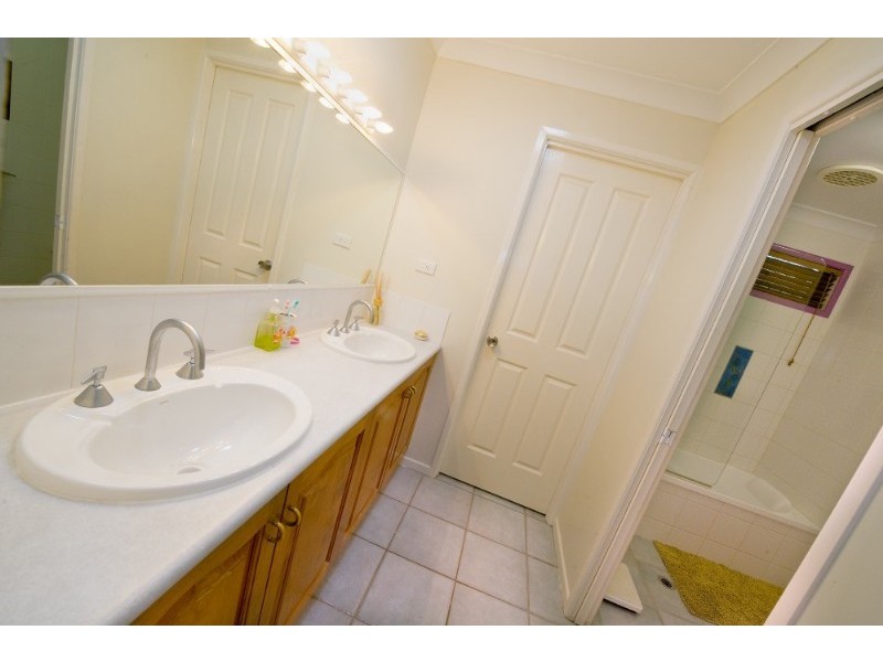 14 Sunset Drive, Gracemere QLD 4702