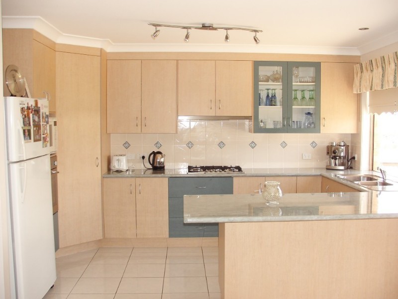 8 Trenwith Terrace, Rockyview QLD 4701