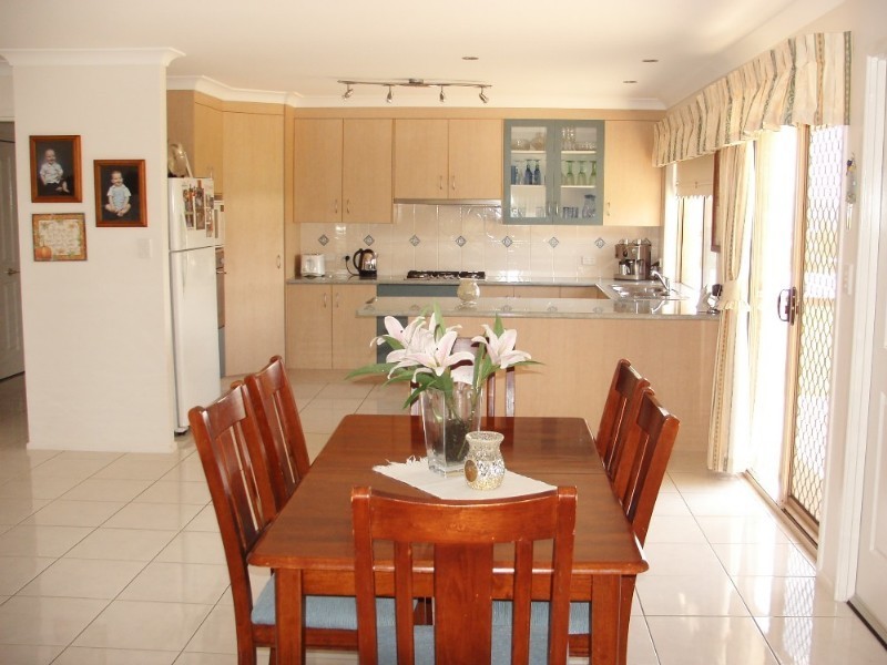 8 Trenwith Terrace, Rockyview QLD 4701