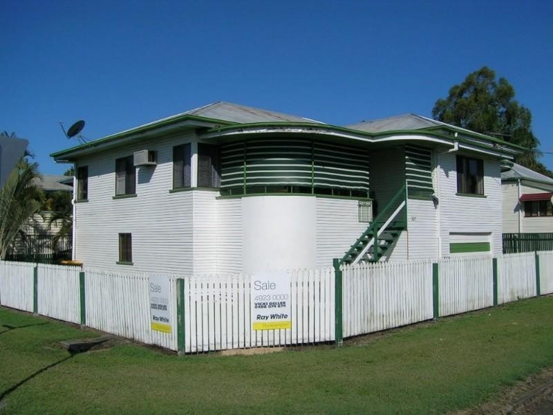 305 East Street, Depot Hill QLD 4700