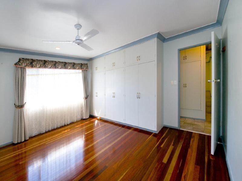 5 Mortensen Street, Park Avenue QLD 4701
