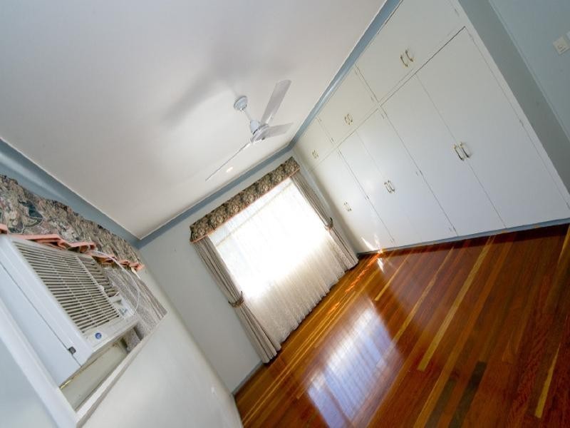 5 Mortensen Street, Park Avenue QLD 4701
