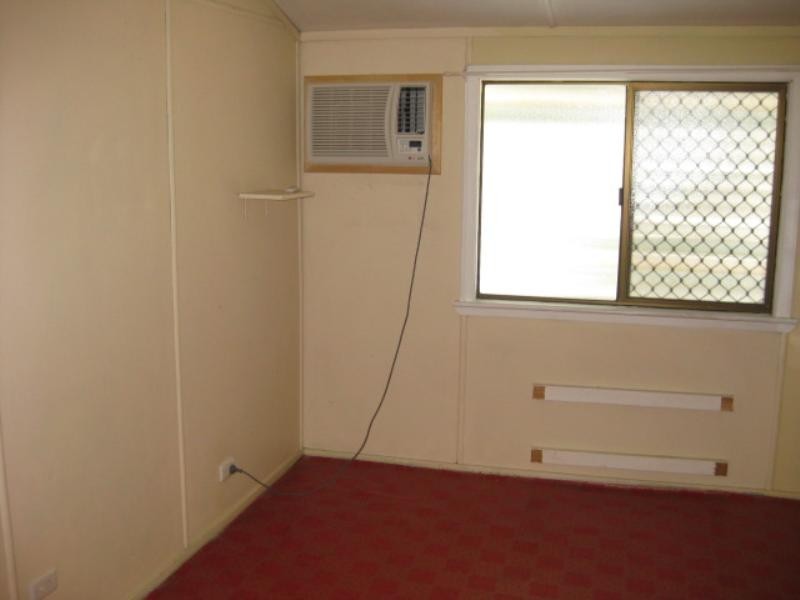 10 Lauga Street, Park Avenue QLD 4701