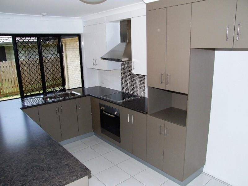 4 Rosella Drive, Gracemere QLD 4702