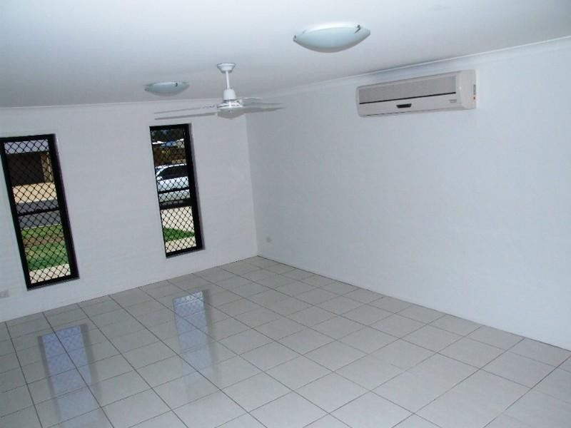 4 Rosella Drive, Gracemere QLD 4702