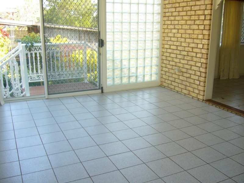 77 Spencer Street, The Range QLD 4700