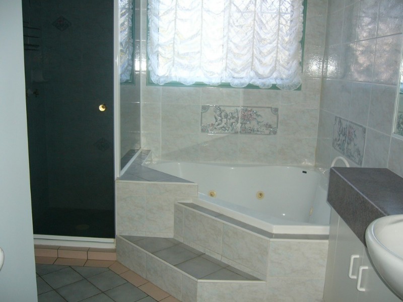 77 Spencer Street, The Range QLD 4700