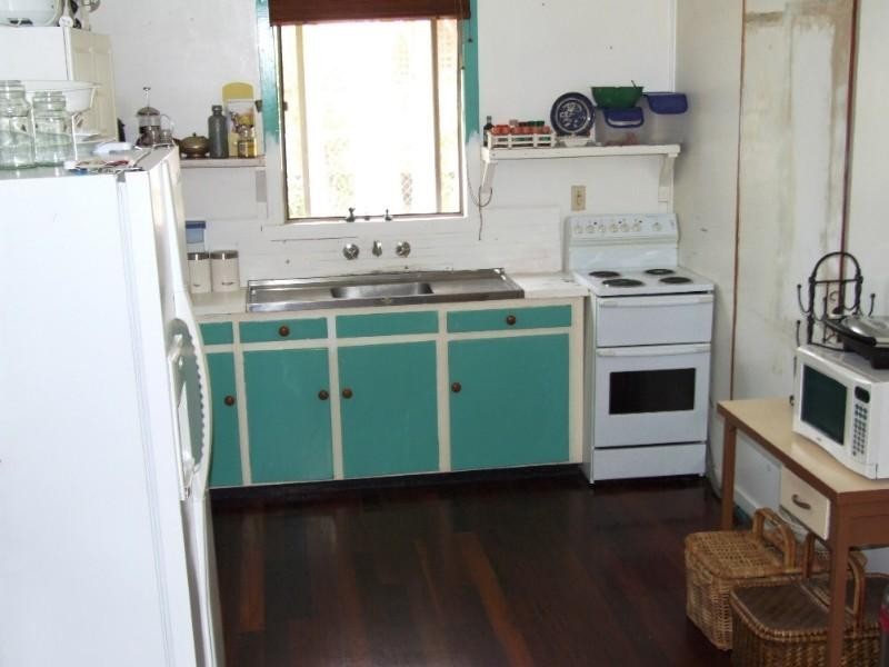 8 Harbourne Street, Koongal QLD 4701