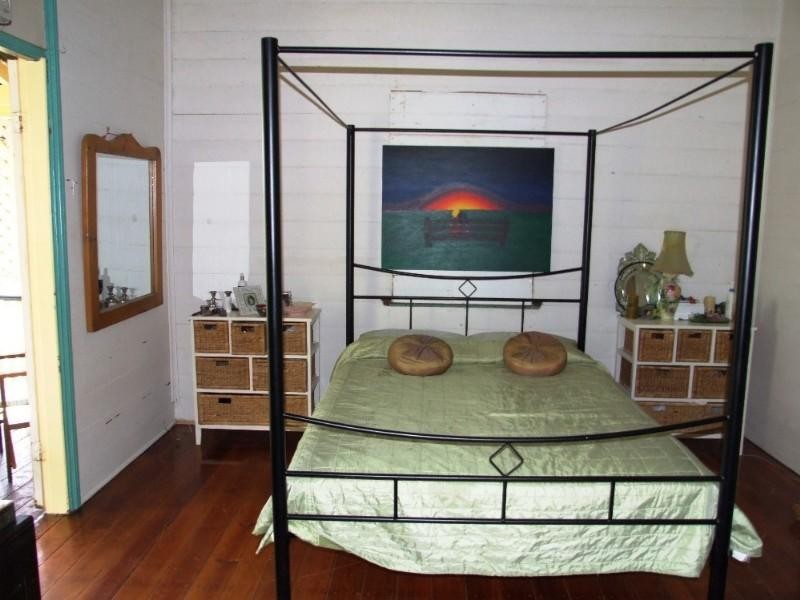 8 Harbourne Street, Koongal QLD 4701