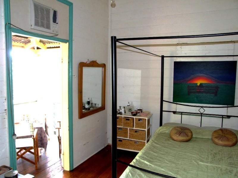 8 Harbourne Street, Koongal QLD 4701