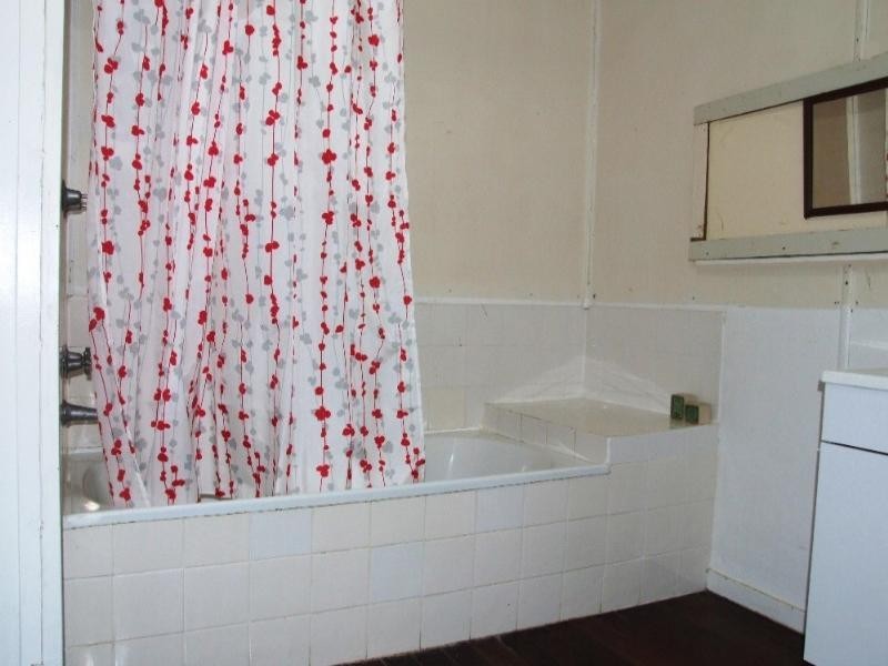 8 Harbourne Street, Koongal QLD 4701