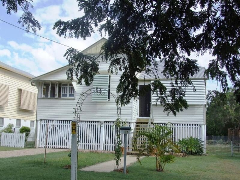 15a Main Street, Park Avenue QLD 4701