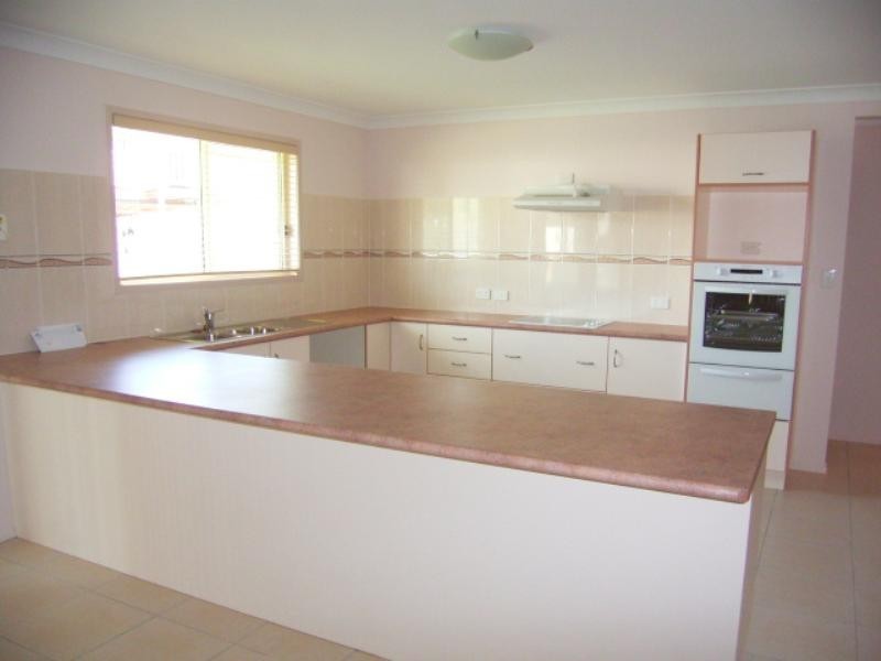 10 Van Haeren Street, Kawana QLD 4701