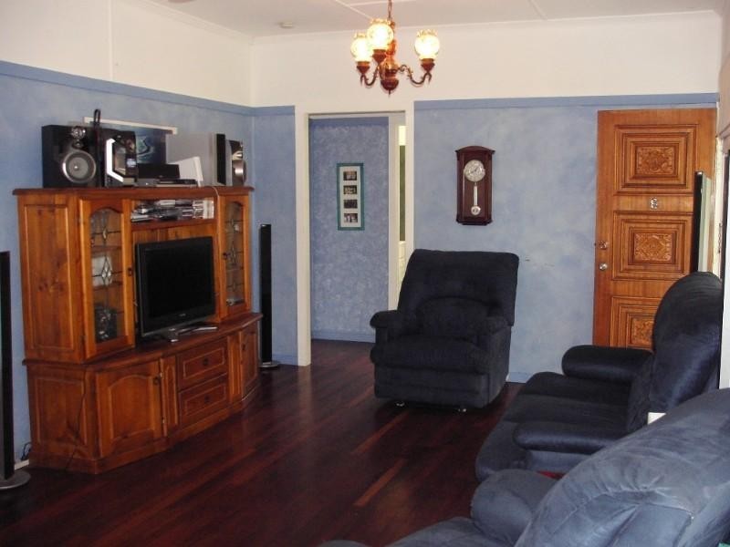 6 Martin Street, Park Avenue QLD 4701