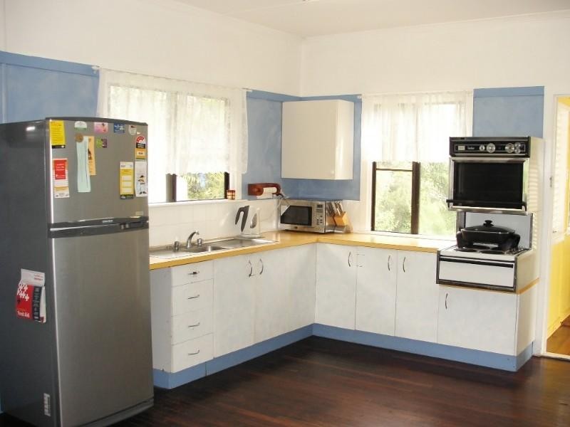 6 Martin Street, Park Avenue QLD 4701