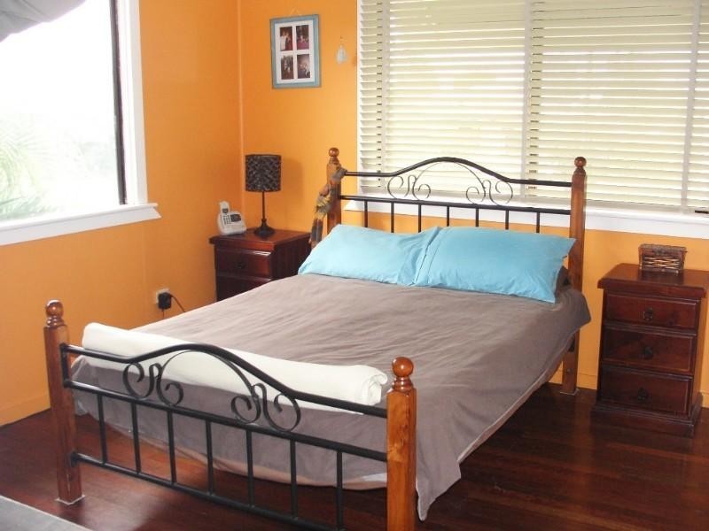 6 Martin Street, Park Avenue QLD 4701