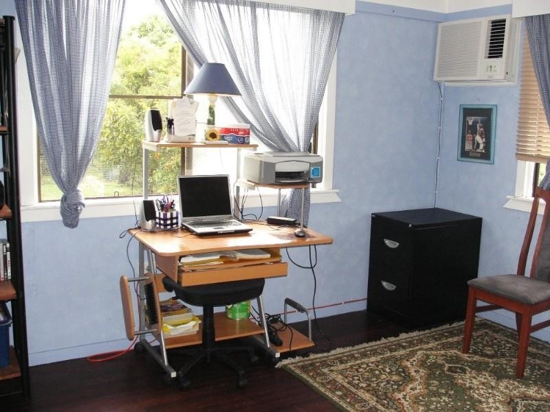 6 Martin Street, Park Avenue QLD 4701