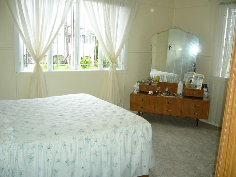 6 Meade Street, Wandal QLD 4700