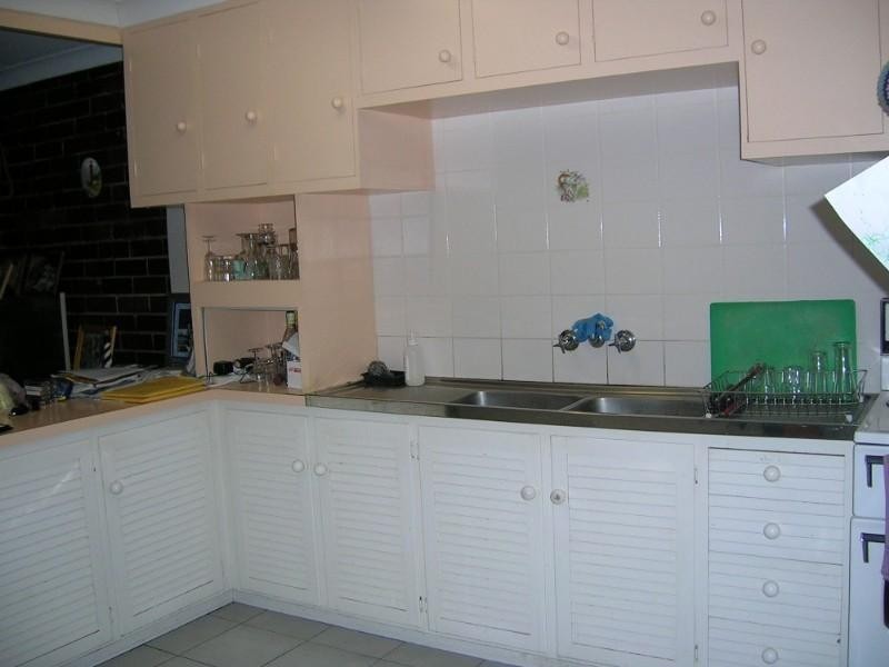 2/4 Larcombe Street, Park Avenue QLD 4701