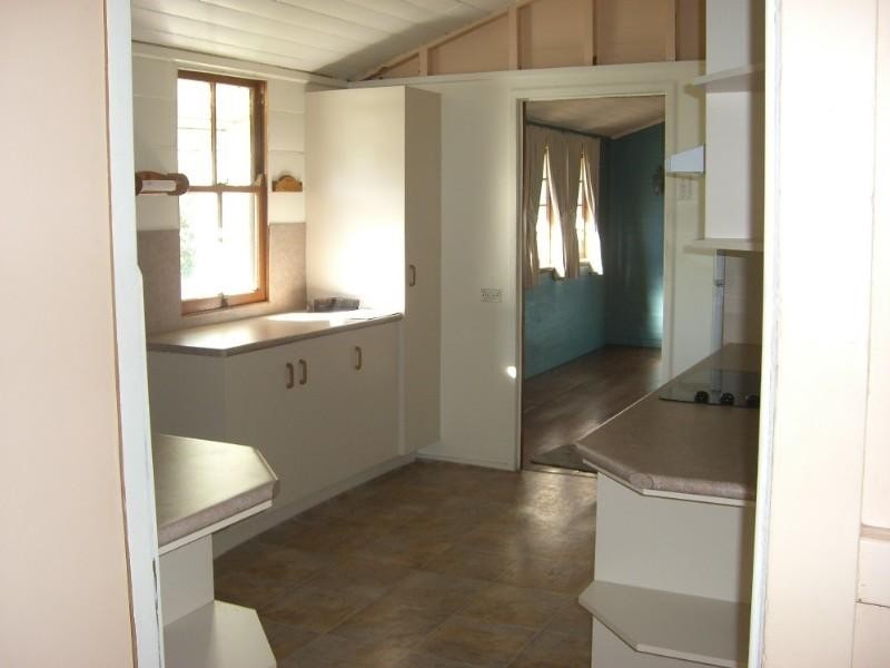 8 Jones Street, Wandal QLD 4700