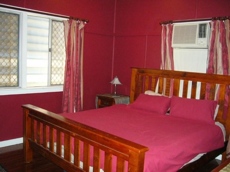 28 Lauga Street, Park Avenue QLD 4701