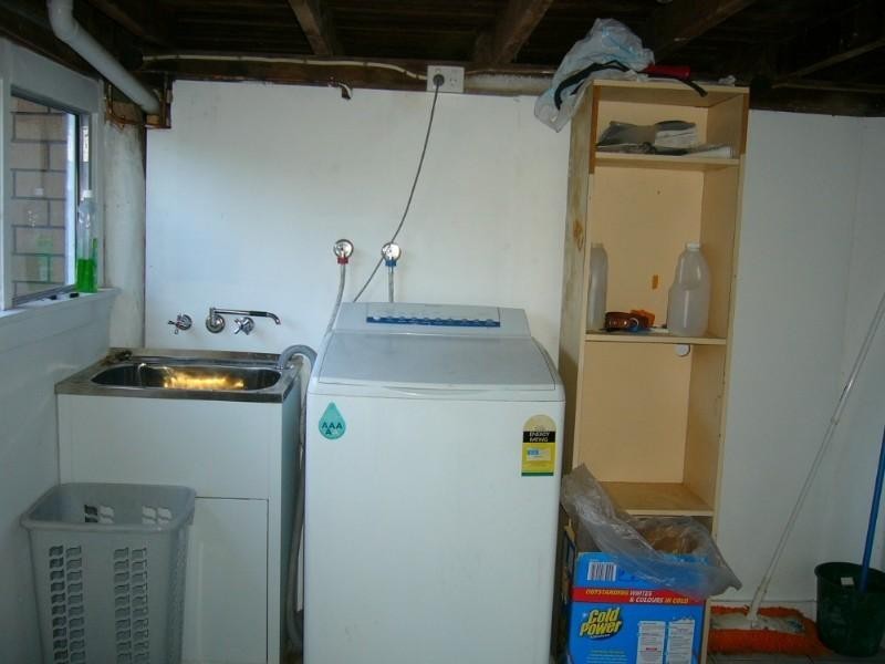 28 Lauga Street, Park Avenue QLD 4701