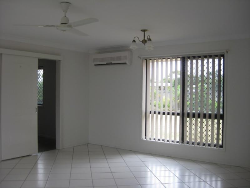 30 Connemara Drive, Kawana QLD 4701