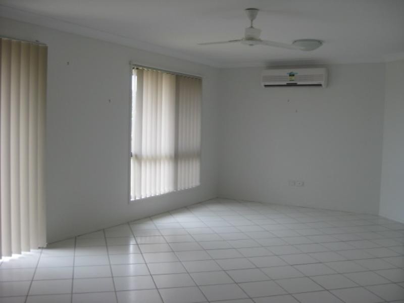 30 Connemara Drive, Kawana QLD 4701