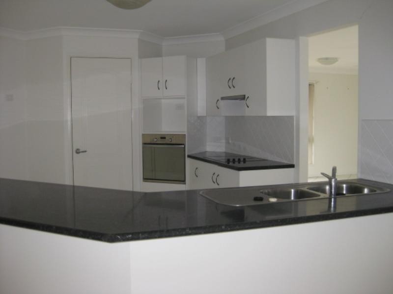 30 Connemara Drive, Kawana QLD 4701