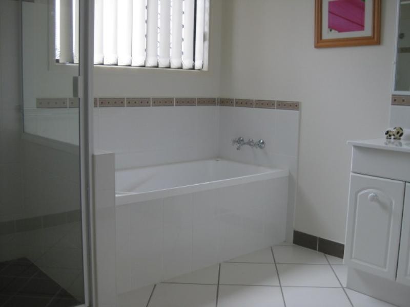 30 Connemara Drive, Kawana QLD 4701