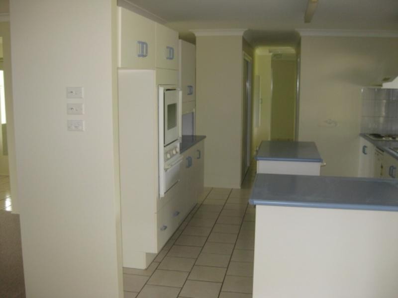 7 Klerkx Drive, Glendale QLD 4711