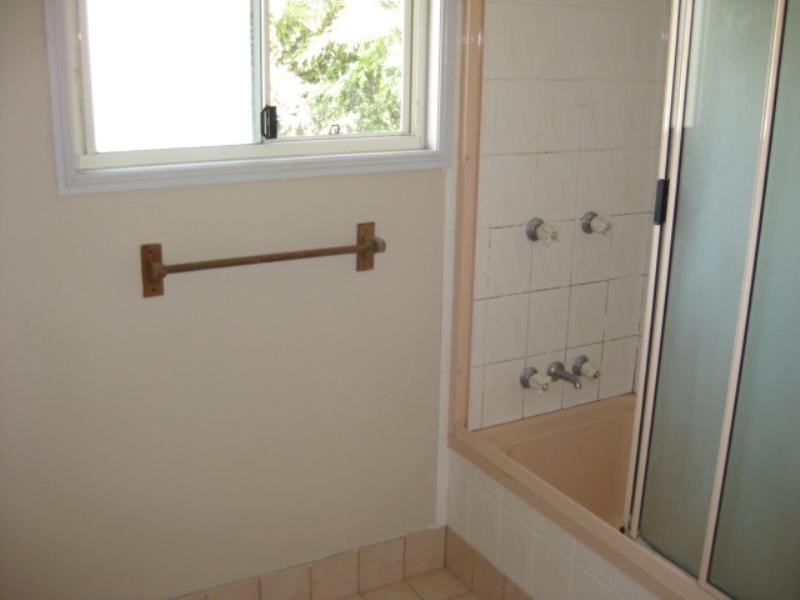 84 Bean Avenue, Parkhurst QLD 4702