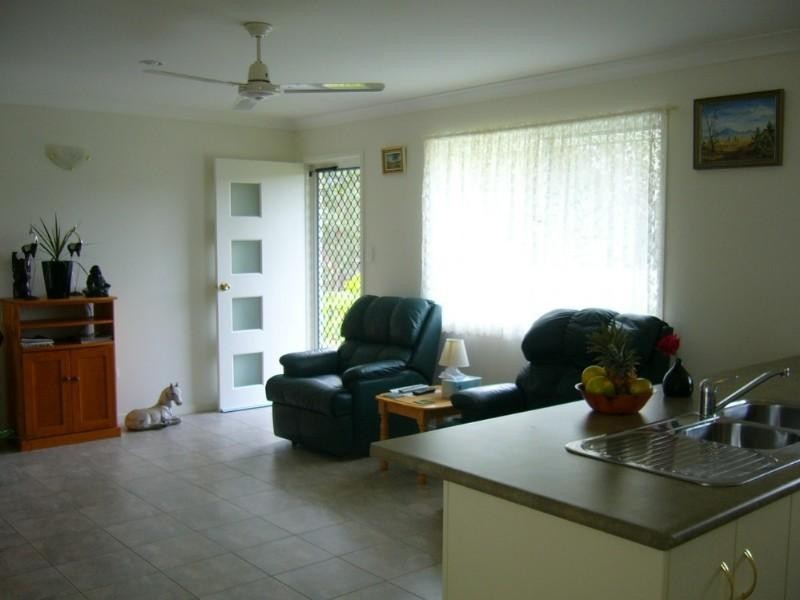 16 Spowart Road, Mount Chalmers QLD 4702