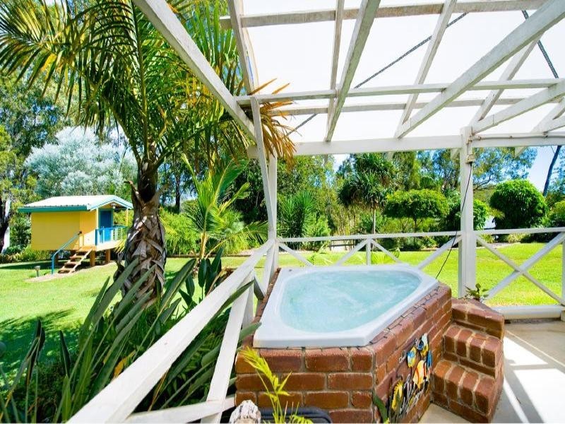 1073 Belmont Road, Glendale QLD 4711