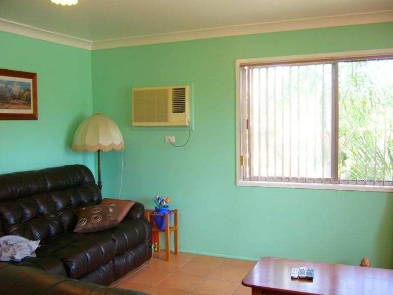 12 Parris Street, Park Avenue QLD 4701