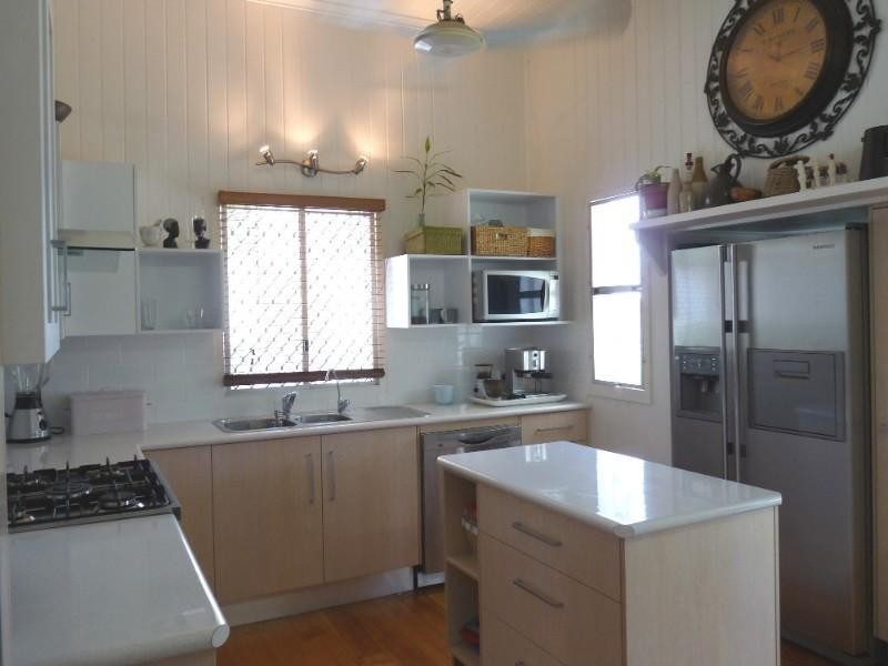 41 Armstrong Street, Berserker QLD 4701